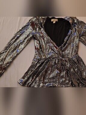 MICHAEL Michael Kors Silver Sequin V-Neck Long-Sleeve Peplum Top